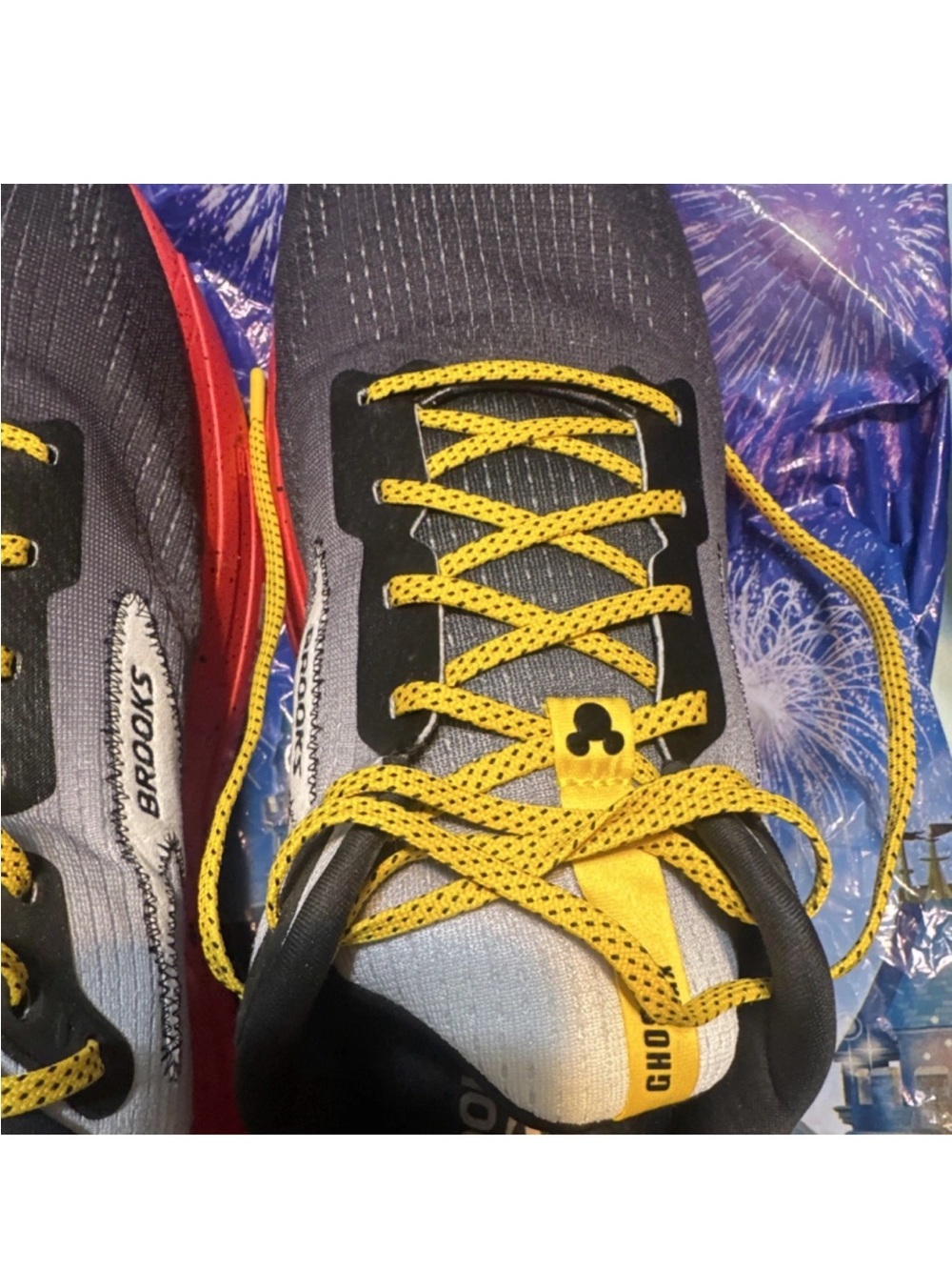 Brooks Ghost 17 Disney Mickey Mouse Men's Running Shoes Cushioned Size 14 Wide - Picture 6 of 7